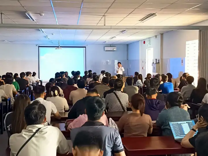 Lớp học lý thuyết tại trung tâm