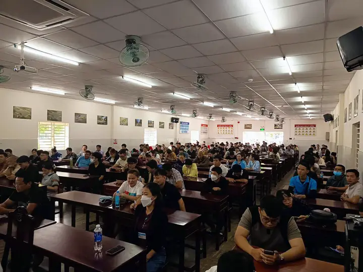 Học viên khóa A1 học lý thuyết