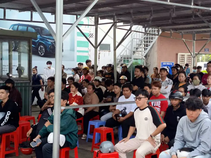 Học viên tập trung trước giờ thi