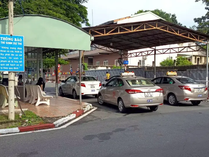 Khu vực xe chờ sát hạch