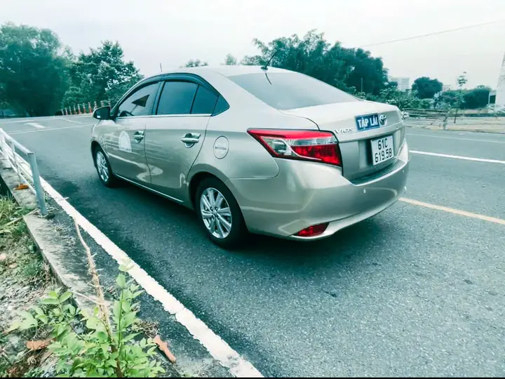Xe tập lái trên đường