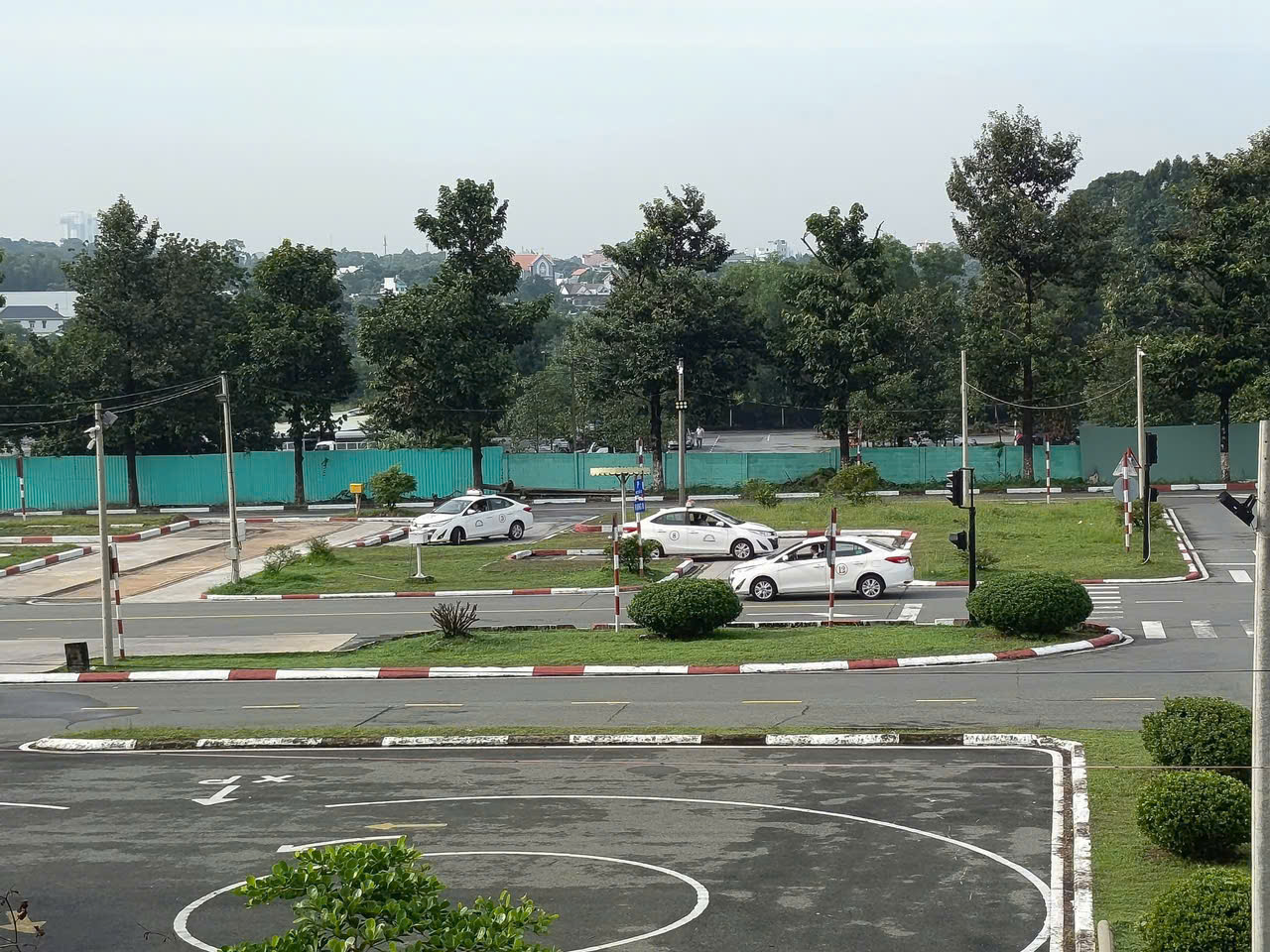 Học viên thực hành lái xe ô tô 1