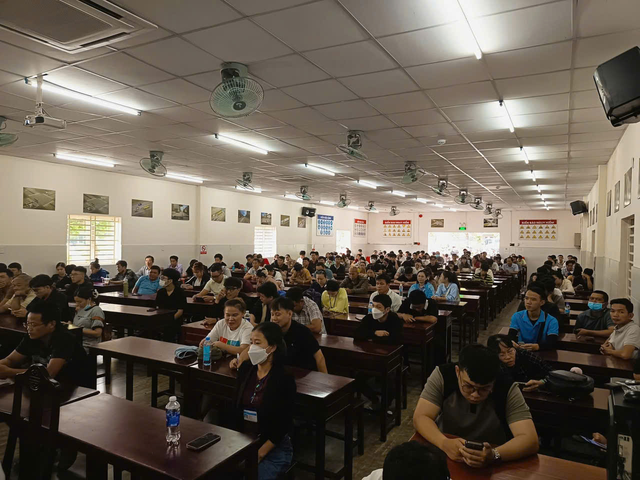 Học viên thực hành lái xe ô tô 4