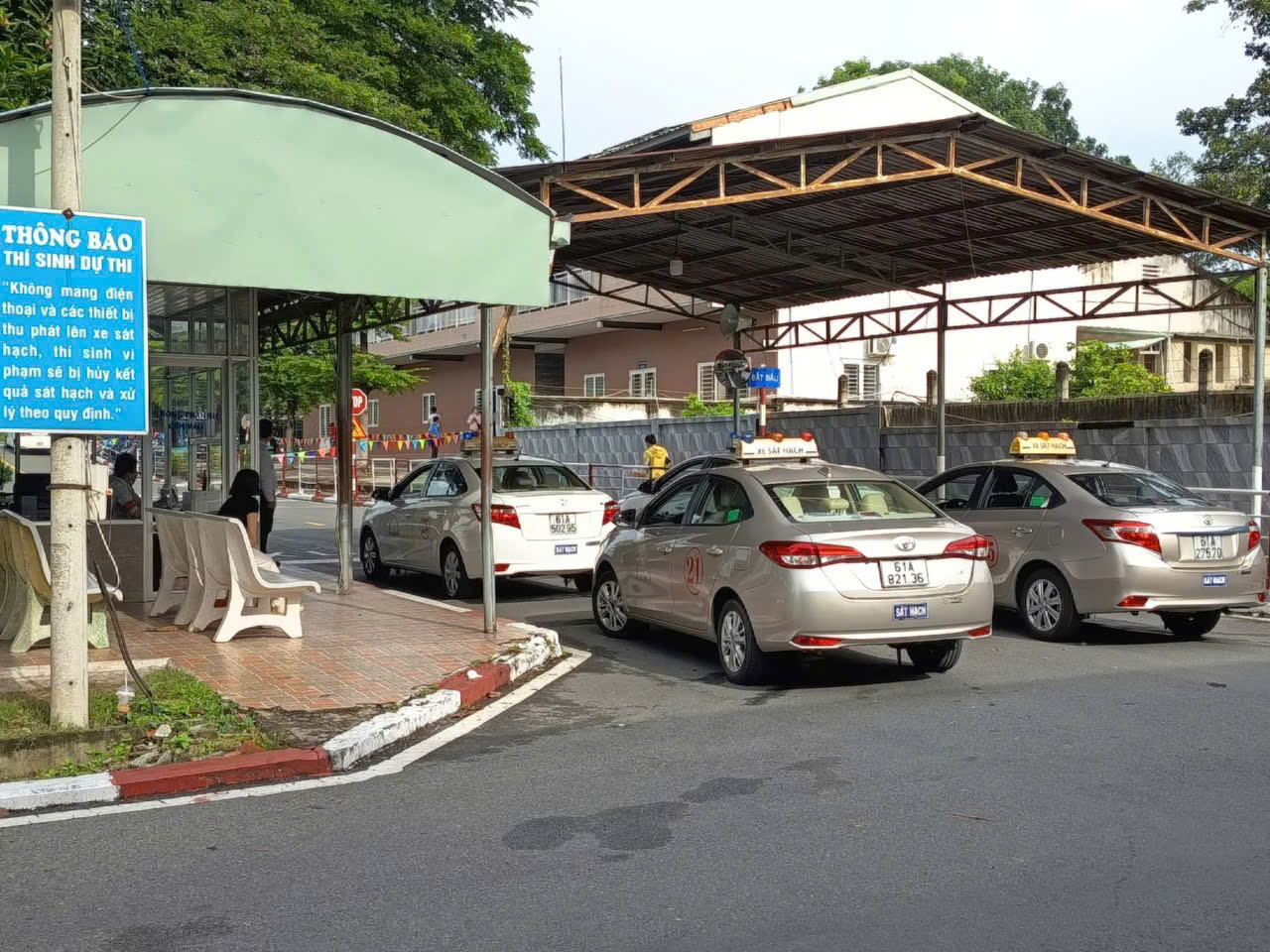 Học viên thực hành lái xe ô tô 7